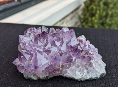 Extra ruwe Amethist cluster XL zachthelderpaarse kristallen super kwaliteit