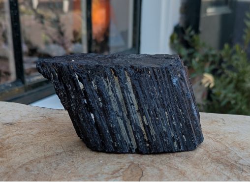 Ruwe Zwarte Toermalijn (schorl) medium large
