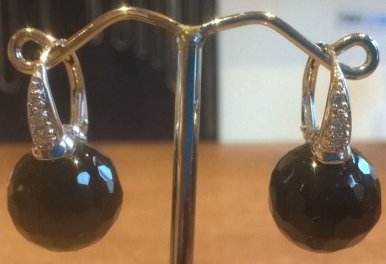 Onix oorhangers in zilver met zirconia