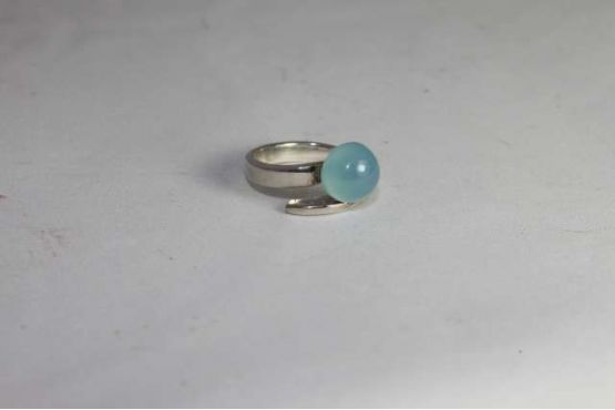 Blauwe agaat ring met knop