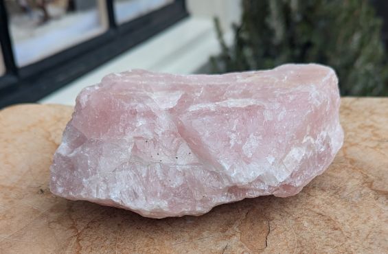 Super kwaliteit Rozekwarts ruw large Madagascar