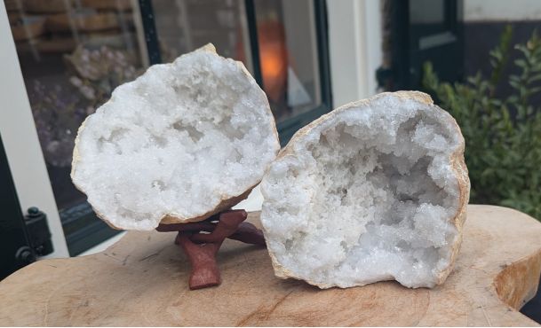 Super Bergkristal Geode Marokko medium extra kwaliteit