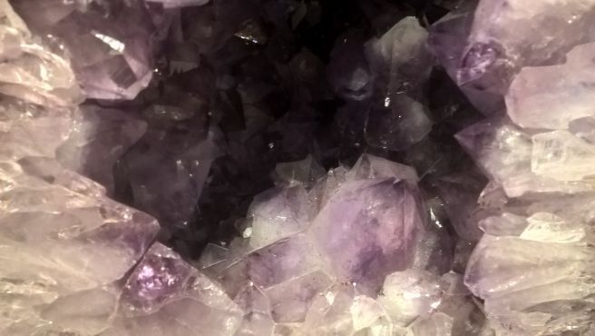 Amethist Geode grote kristallen detail