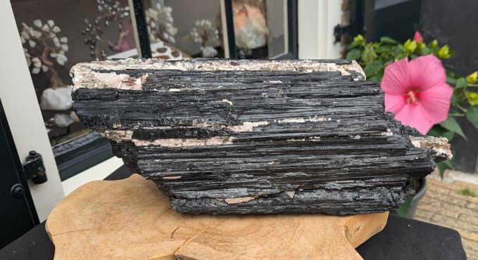 Extra ruwe Zwarte Toermalijn (schorl) XL met Mica  en Albiet